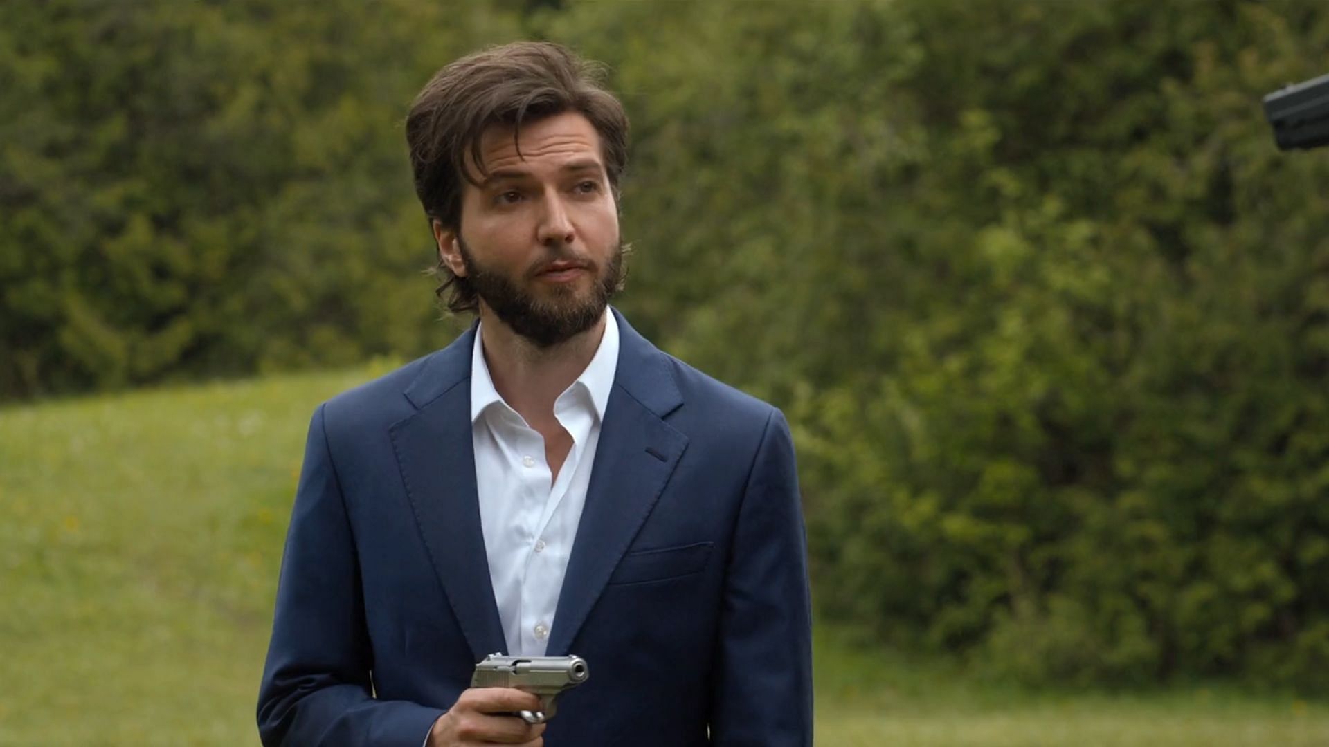 An image of Guy Burnet as Theo Chips/Dante Cress from FUBAR season 2 (Image via Netflix)